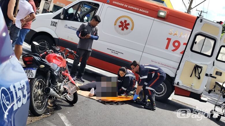 Colisão entre carro e moto deixa mulher ferida na Vila Prado - Crédito: SCA