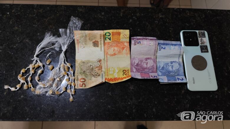 Jovem é preso e adolescente detido pela PM por tráfico em ponto conhecido no Cidade Jardim - Crédito: Foto: Maycon Maximino/São Carlos Agora