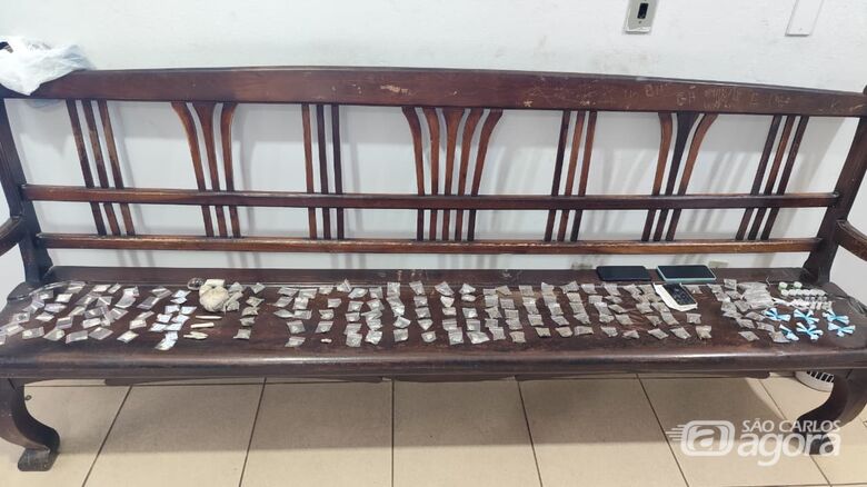 Operação Impacto Adaga apreende drogas e detém dois menores no São Carlos 5 - Crédito: SCA