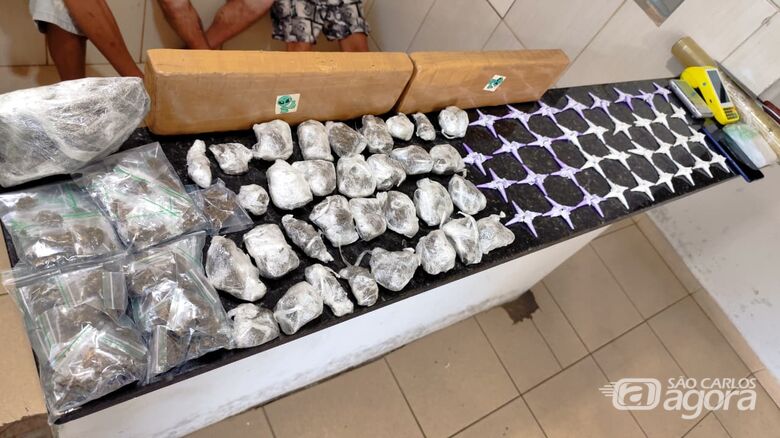 Operação Impacto Adaga: homem é detido com grande quantidade de drogas no CDHU - Crédito: SCA