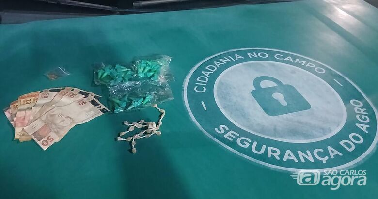 Homem é preso pela PM com cocaína, crack e dinheiro em Ribeirão Bonito - Crédito: Foto: Maycon Maximino/São Carlos Agora