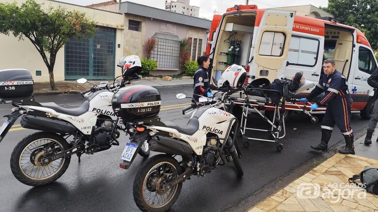 Homem é socorrido após agressão na Vila Faria - Crédito: SCA