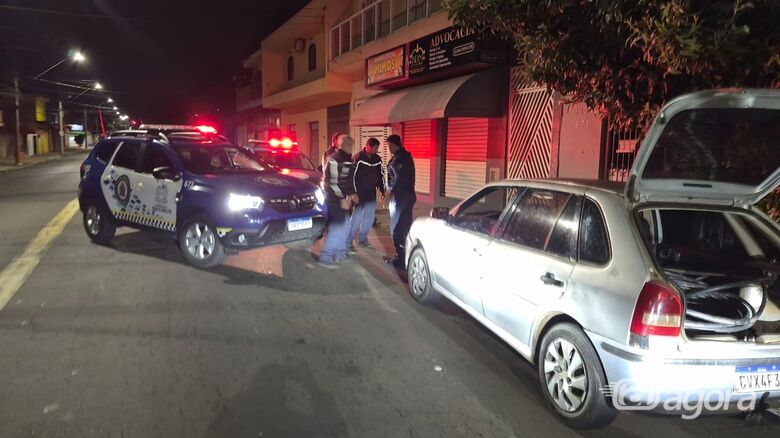 Trio é detido suspeito de furtar fios de telecomunicação durante a madrugada em São Carlos - 