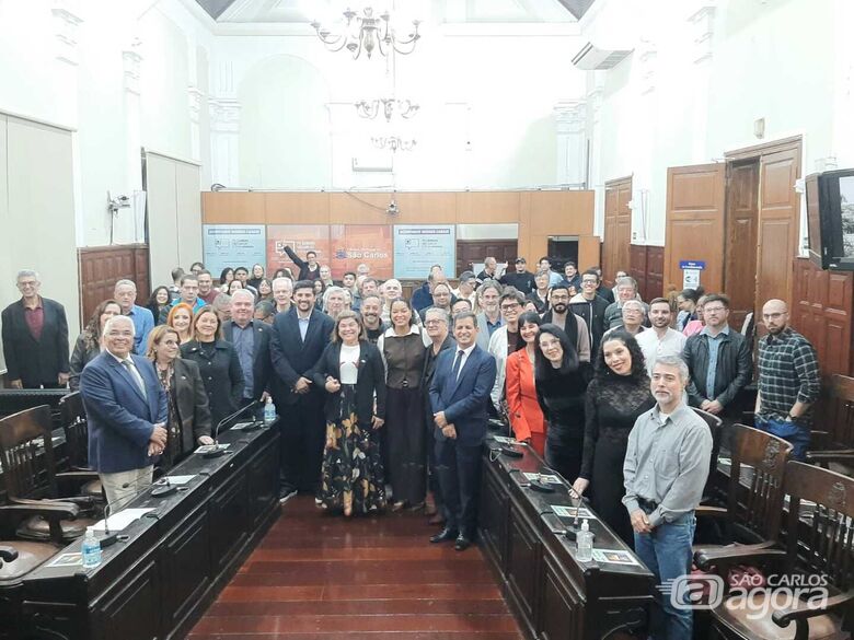  A homenagem à ETEC Paulinho Boteho: a chamada Escola Industrial foi fundamental para consolidar mão de obra de qualidade e pujança do setor fabril no município  - Crédito: Fotos  MILTINHO MARCHETTI 