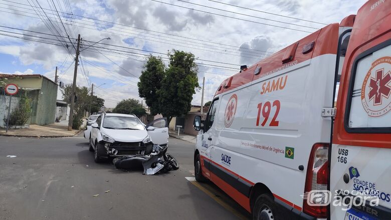 Motociclista fica ferido após colisão com carro no bairro Boa Vista - Crédito: SCA