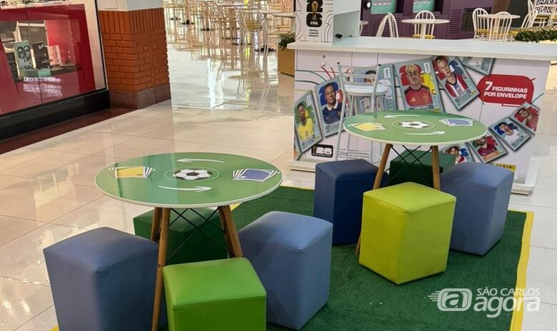 Shopping São Carlos recebe quiosque oficial da Panini e cria espaço para troca de figurinhas da Copa - Crédito: divulgação