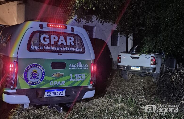 Caminhonete furtada é localizada pela GM na área rural de São Carlos - 
