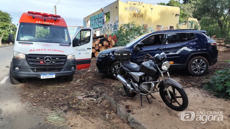 Colisão entre carro e moto deixa idoso ferido na Avenida da Integração - Crédito: SCA
