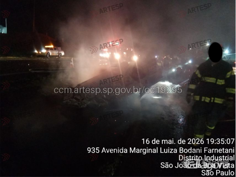Quatro pessoas morrem carbonizadas após colisão frontal na SP-344 - Crédito: Artesp