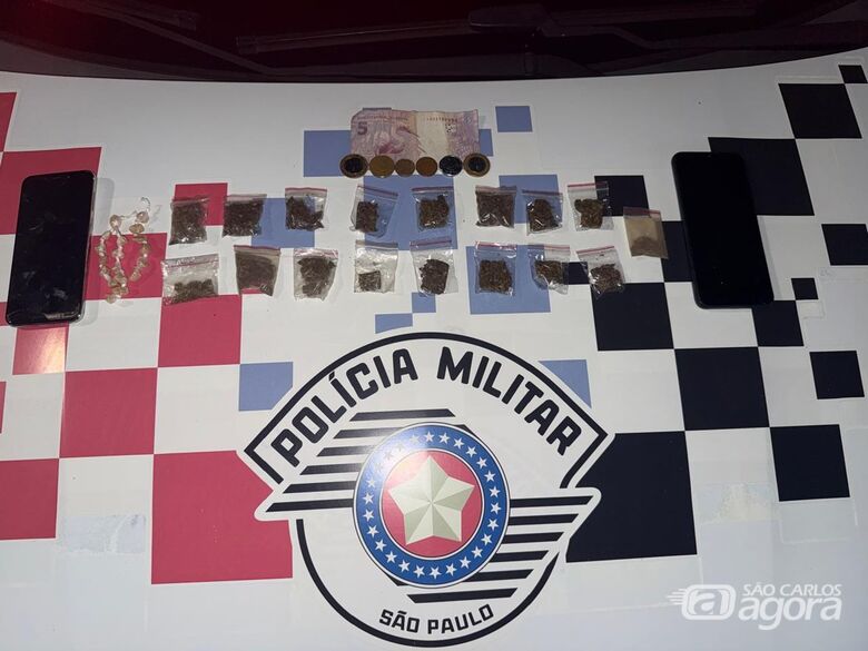 Tráfico em praça pública termina com prisão em flagrante em Brotas - 
