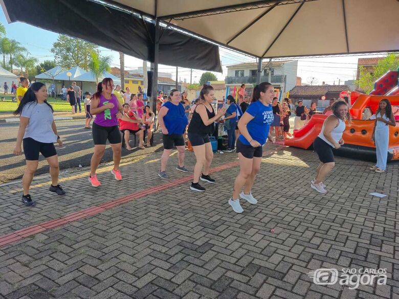 Prefeitura de Ibaté realiza Aulão Especial de Zumba e Ritbox em homenagem ao Dia das Mães - 