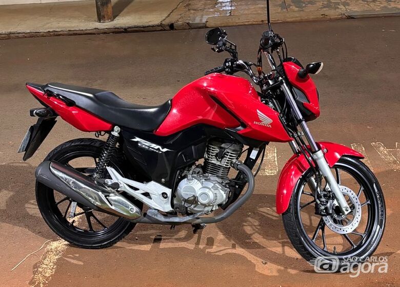 Moto é furtada no Aracy; proprietária pede ajuda - 