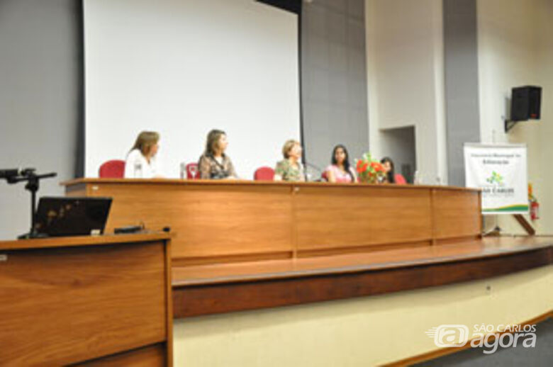 O curso acontece no Auditório do Instituto de Física de São Carlos (IFSC) – USP/São Carlos Professor Sérgio Mascarenhas. - 