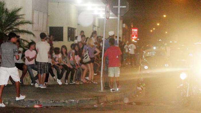 Movimento de jovens é intenso no local -