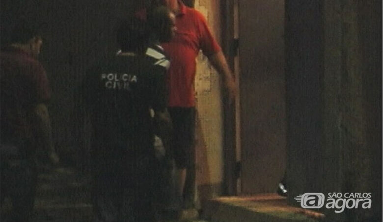 Cristiano chega até a carceragem do Centro de Triagem de São Carlos - 