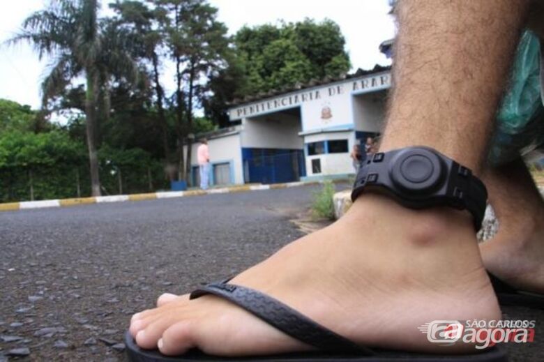 Alguns presos serão monitorados com tornozeleiras eletrônicas (foto: Araraquara.com) - 