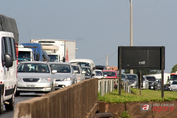 Por causa do acidente fila de carros chegou a mais de 5 km -