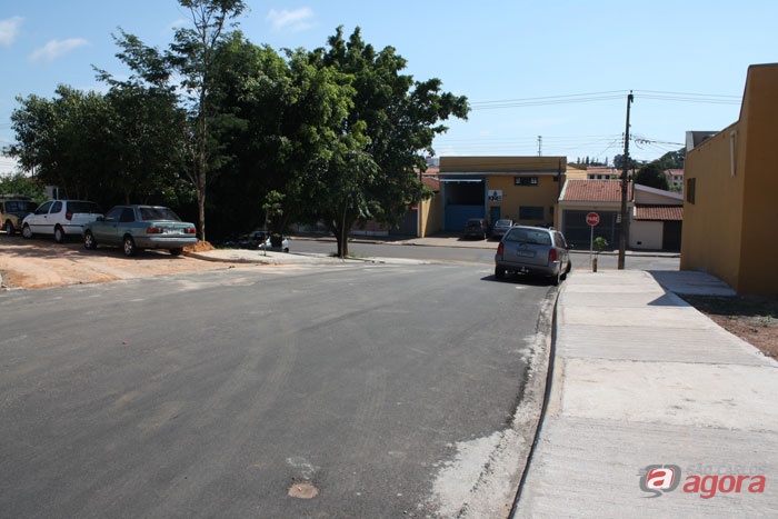 Rua Felipe Beltrame que precisa de sinalização e redutor de velocidade -