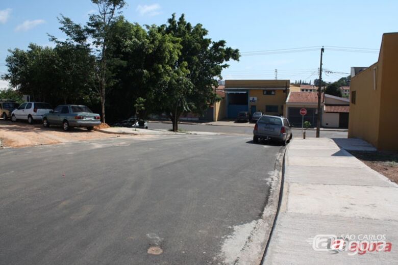 Rua Felipe Beltrame que precisa de sinalização e redutor de velocidade - 