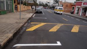 Vaga de estacionamento na Avenida Sallum geram reclamações. (Foto: Milton Rogério / SCA) -