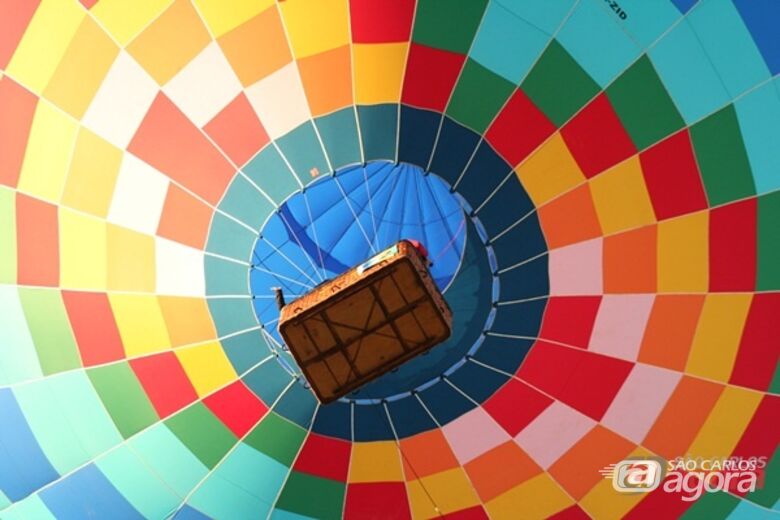 Balão durante voo na última quarta-feira.(Foto: Tiago da Mata / SCA) - 