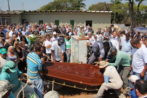 Em São Carlos, o soldado Marco Aurélio de Santi, 41 anos, foi executado com seis tiros. -