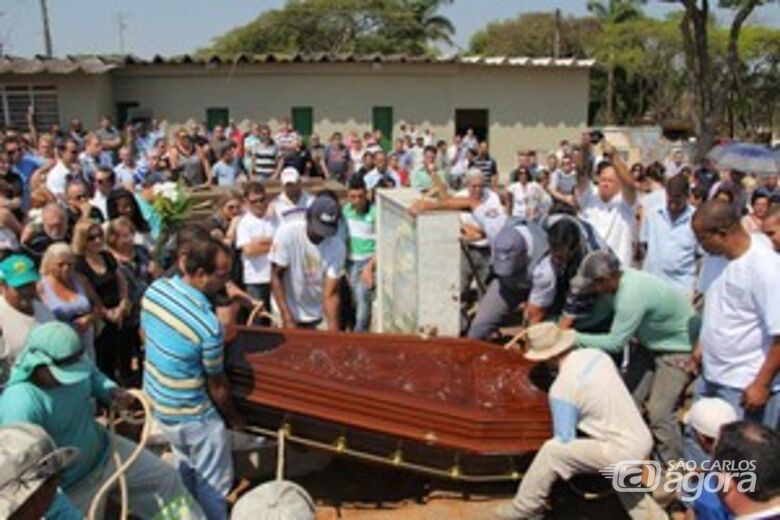 Em São Carlos, o soldado Marco Aurélio de Santi, 41 anos, foi executado com seis tiros. - 