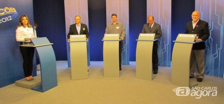 Paulo Altomani (PSDB), Flávio Lazzarotto (PSOL), Eduardo Cotrim (PMDB) e Oswaldo Barba (PT) em debate realizado pela EPTV São Carlos (Foto: Tiago da Mata / SCA) - 