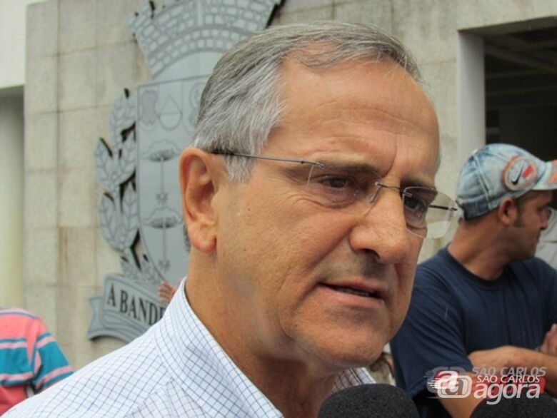 "Estamos honrando com nossos compromissos", afirmou o prefeito Paulo Altomani. (Foto: Tiago da Mata / SCA). - 