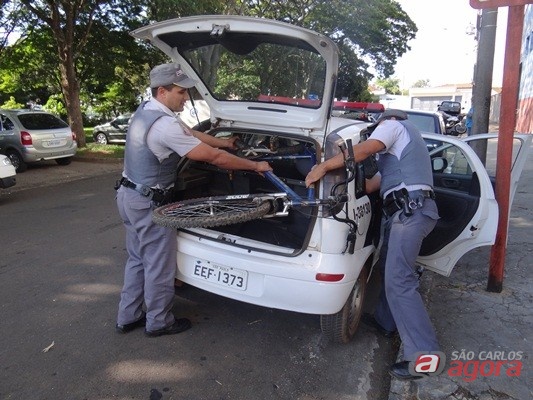 PM recupera bicicleta que foi roubada no Boa Vista (Foto: Milton Rogério) -