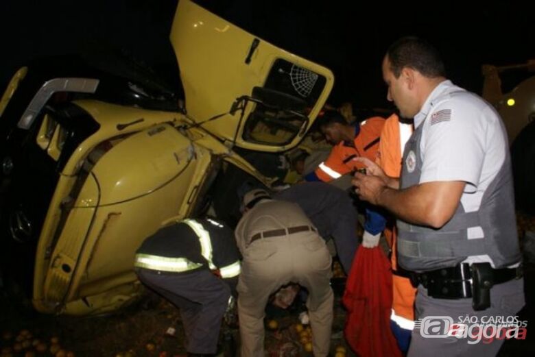 Caminhoneira morreu no local Foto: Matão Urgente - 