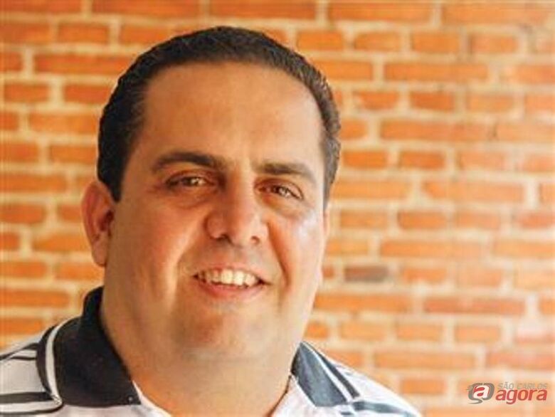 Jorge Henrique Carrara,”Professor do Ano de 2013” -