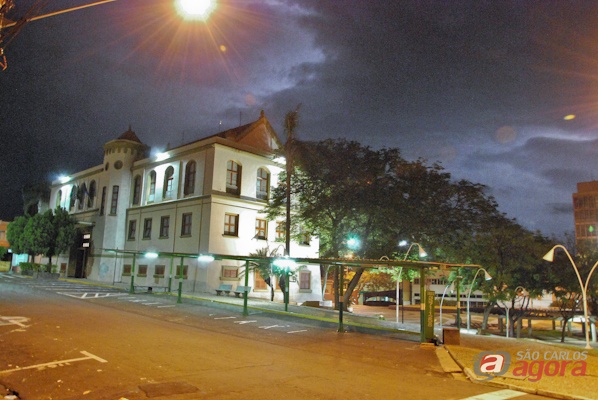 Nuvens carregadas sobre a cidade por volta das 3h30 desta madrugada. Foto Vinicius Neo. -