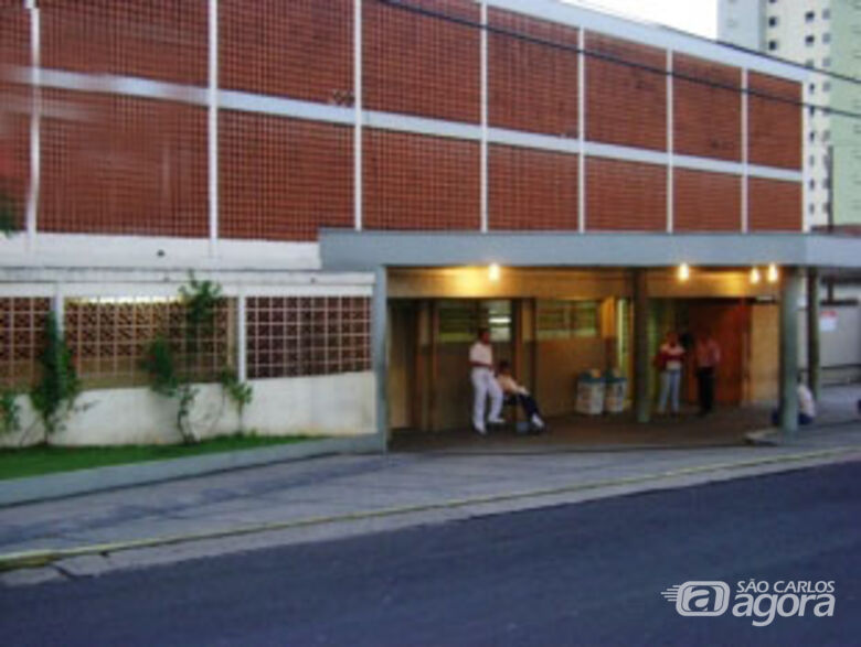 Soldado permanece internado na Santa Casa de São Carlos. -