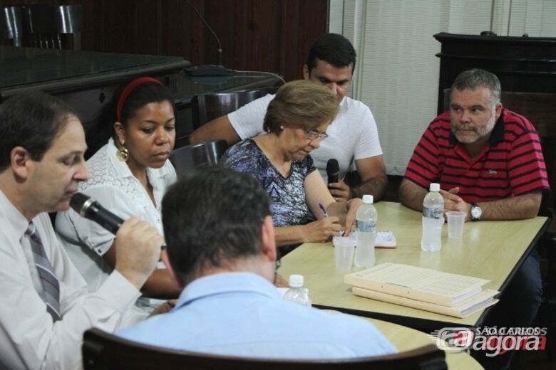 Membros da CPI em reunião colhendo depoimentos nesta segunda-feira. (Assessoria de Imprensa CMSC) - 