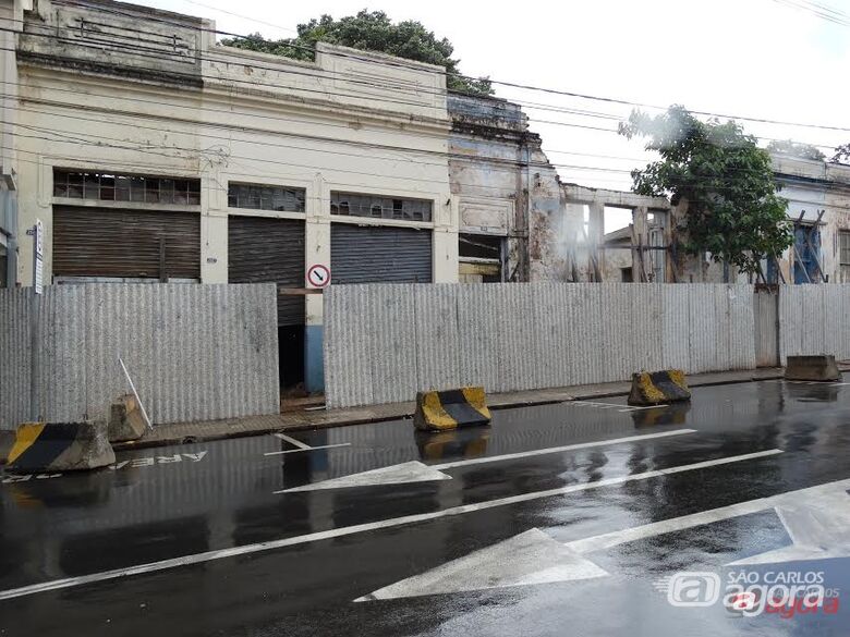 Problema dos imóveis abandonados na Rua 7 de Setembro continua sem solução - 