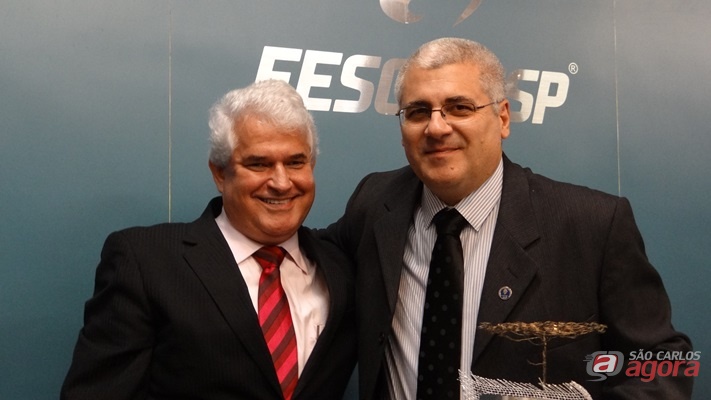 Marquinho Amaral e o novo diretor da EESC, Paulo Varoto -