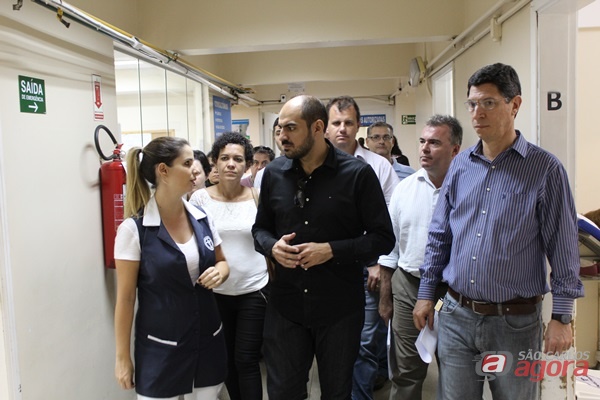 Auditor do Ministério da Saúde (a0 centro) visita unidade do Serviço Médico de Urgência (SMU) para conferir protocolos e infraestrutura -