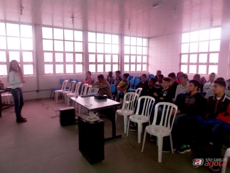 Jogadores durante a palestra: aprendizado sobre a alimentação correta Divulgação -