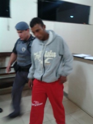 Acusado que estava sendo procurado foi preso pela Força Tática. -