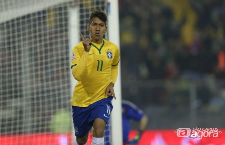 Firmino comemora. Meia marcou o segundo gol da vitória brasileira. Rafael Ribeiro/CBF - 