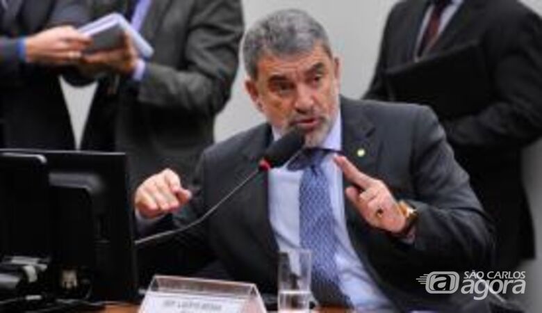 Laerte Bessa  também retirou a previsão do referendo para validar ou rejeitar a propostaFabio Rodrigues Pozzebom/Arquivo/Agência Brasil - 