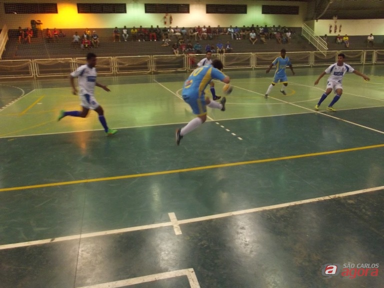 Equipe são-carlense durante o jogo. Vitória tranqüila e vaga para a segunda fase. Foto Divulgação -