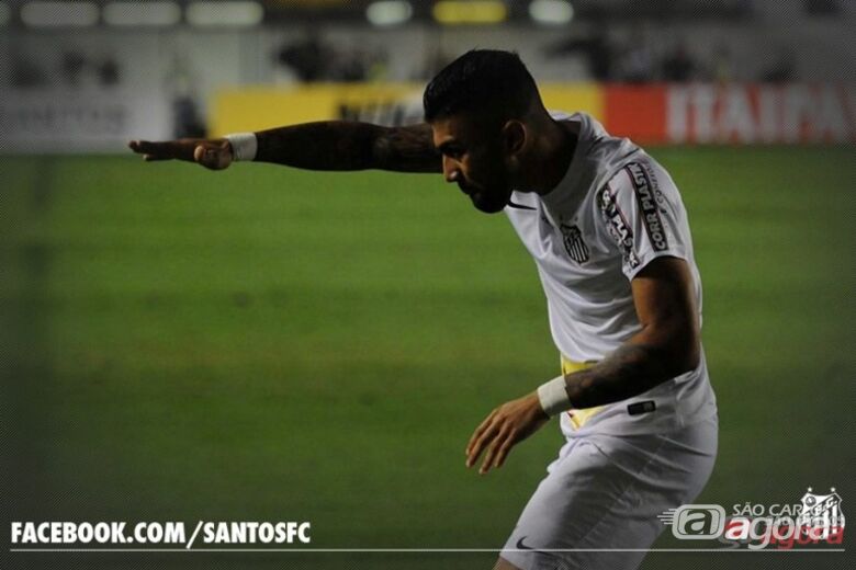 Novamente Gabriel deixou sua marca. Atacante fez os gols da vitória santista. Foto: Facebook/Santos FC - 