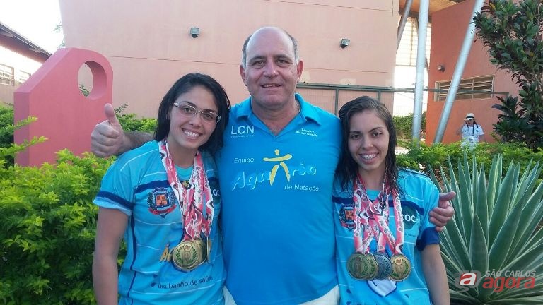 Mitcho com as irmãs Lara e Larissa comemoram a bela participação nos Regionais de Barretos. Elas defenderam Américo Brasiliense. Divulgação -