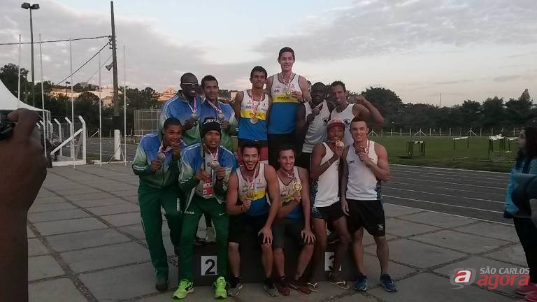 Atletas comemoram as boas conquistas nos Jogos Regionais. Foto: Divulgação -
