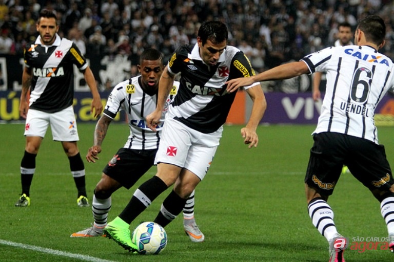 Queda livre: Vasco se afunda na zona da degola. Foto: Paulo Fernandes/vasco.com.br -