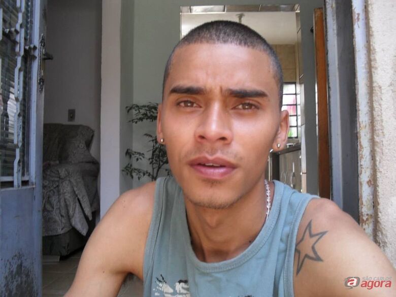 Rodrigo foi morto a tiros em bar no Aracy. (foto Divulgação Facebook) -