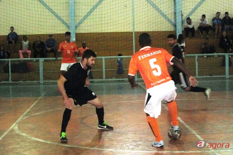 Goleiro polivalente viu sua equipe vencer a primeira na Copa Evangélica. Foto: Gustavo Curvelo/Divulgação -