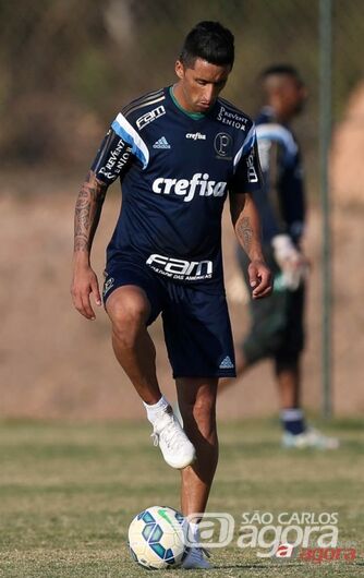 Lucas Barrios foi confirmado no comando do ataque palmeirense. Foto: Cesar Greco/Ag Palmeiras/Divulgação - 